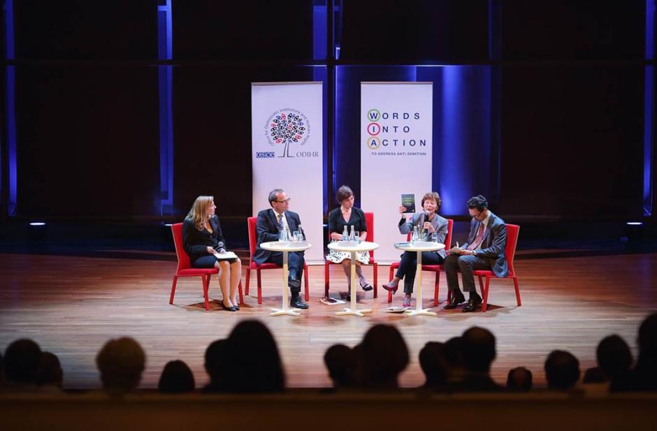 Un debate organizado paralelamente a la Reunión de Aplicación sobre cuestiones de la Dimensión Humana, Varsovia, 30 de septiembre de 2016.